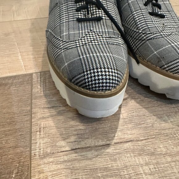 MADDEN GIRL WOMENS BLACK PLAID SHOES SIZE 10 - Picture 3 of 8